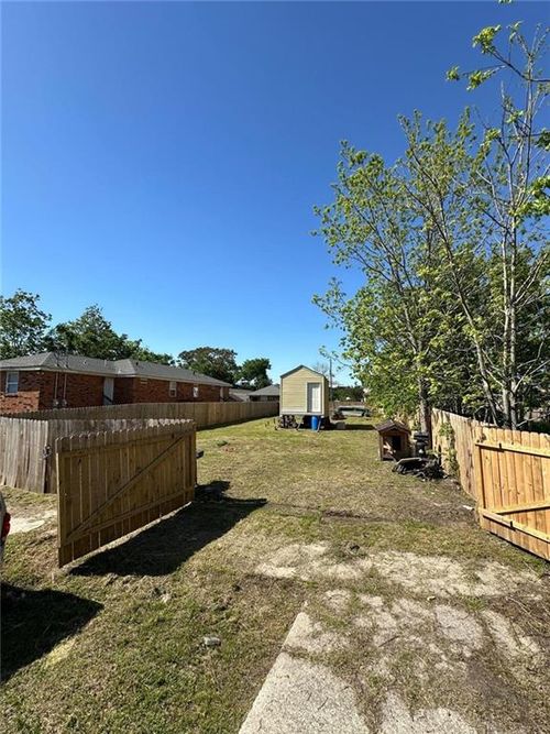 2751 Bay St, New Orleans, LA, 70122-5901 | Card Image