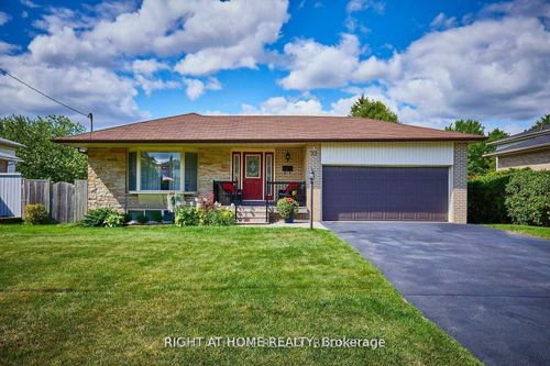 upper-22 Jallan Dr, Ajax, ON, L1S6J2 | Card Image