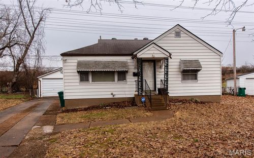 7401 Haywood Dr, Saint Louis, MO, 63133-1232 | Card Image