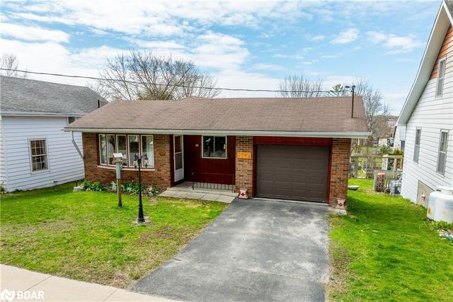 28 Bond St E, House other with 3 bedrooms, 2 bathrooms and 2 parking in Fenelon Falls ON | Image 33