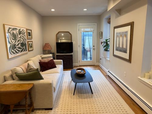 apt-b-29 Myrtle St, Boston, MA, 02114-4556 | Card Image