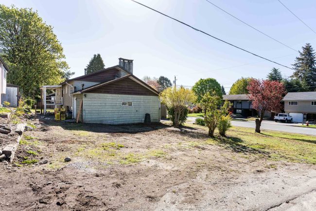 21671 Donovan Avenue, House other with 5 bedrooms, 2 bathrooms and 4 parking in Maple Ridge BC | Image 28