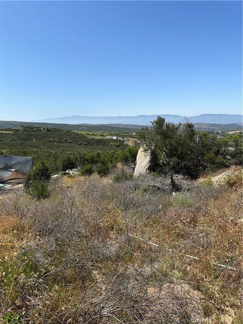 66 Rocky Knoll Rd, Hemet, CA, 92544 | Card Image