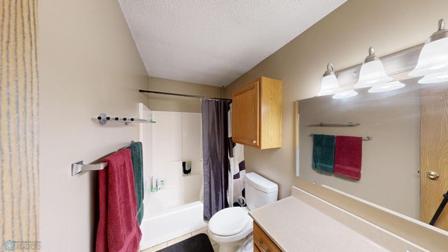 Full Bath on Upper Level | Image 15