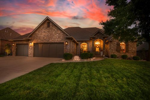 5904 S Parkhaven Ln, Springfield, MO, 65810-1971 | Card Image