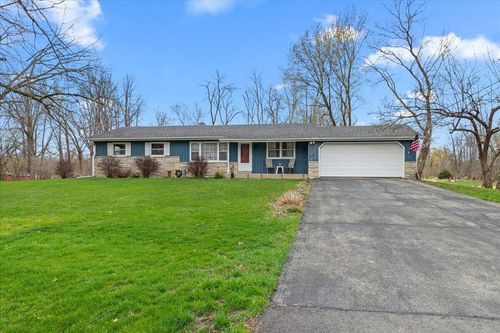 20000 Glenoaks Drive, Brookfield, WI, 53045 | Card Image
