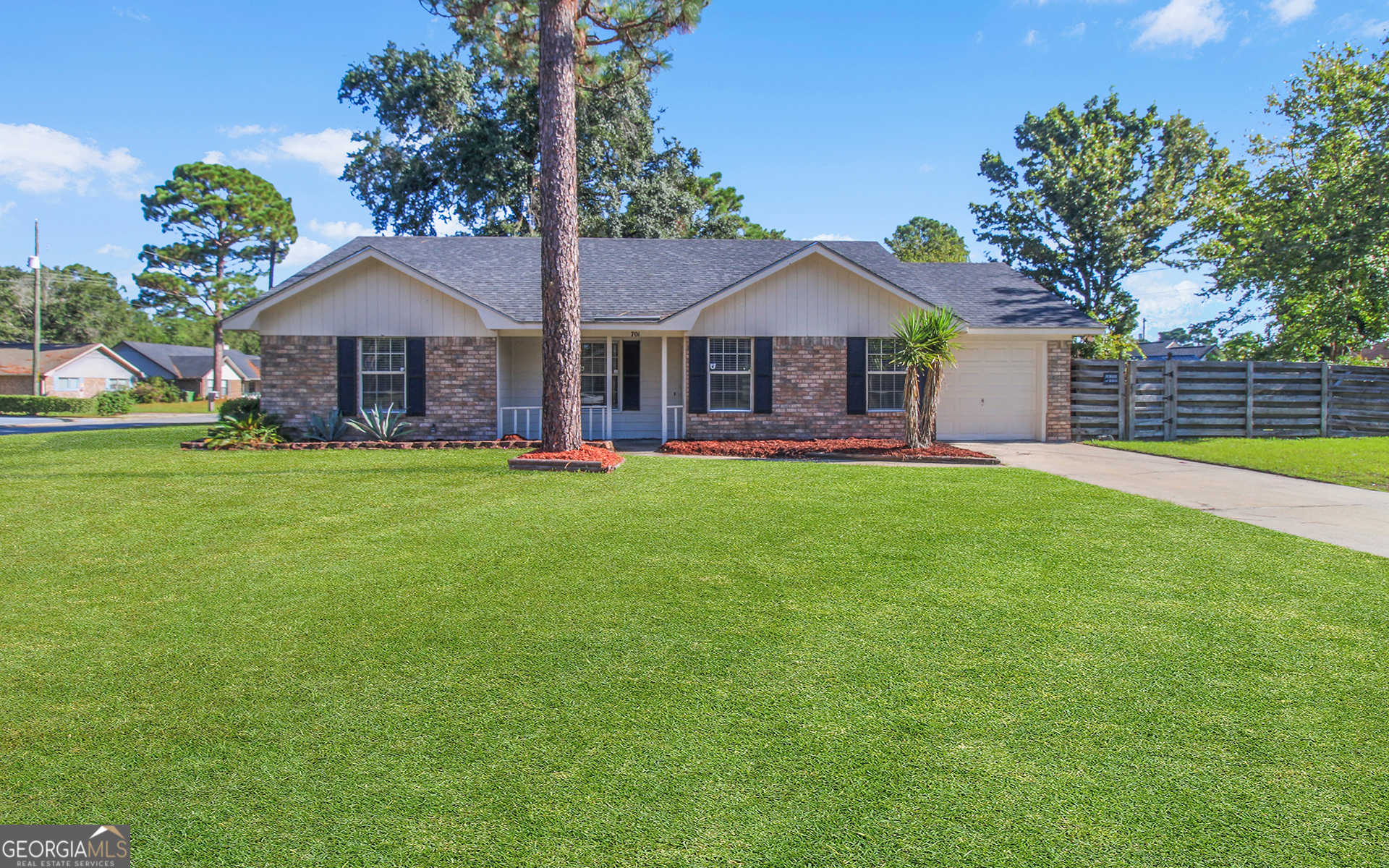 Tray Ct, Hinesville, GA 31313