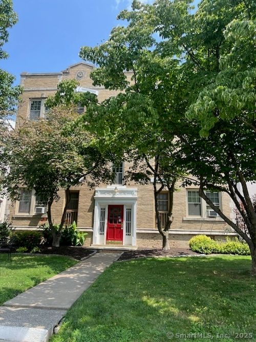 apt-1-18 Robin Rd, West Hartford, CT, 06119-1228 | Card Image