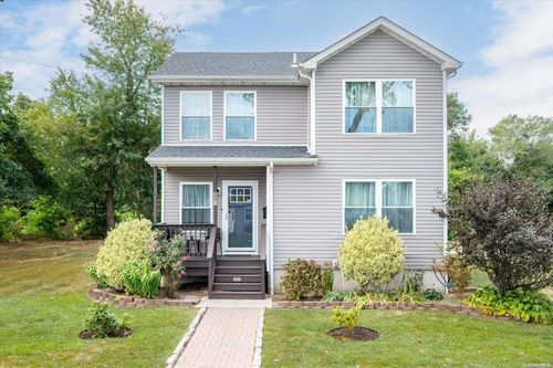 201 2nd Ave, Lindenhurst, NY, 11757-1160 | Card Image