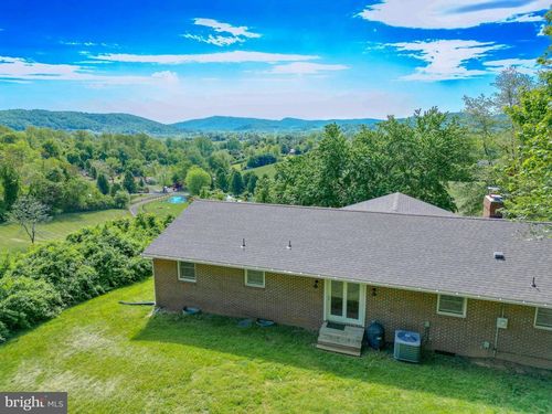 40 Antique Ln, Sperryville, VA, 22740-2180 | Card Image