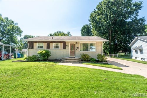 1680 Tyson Dr, Florissant, MO, 63031-3236 | Card Image
