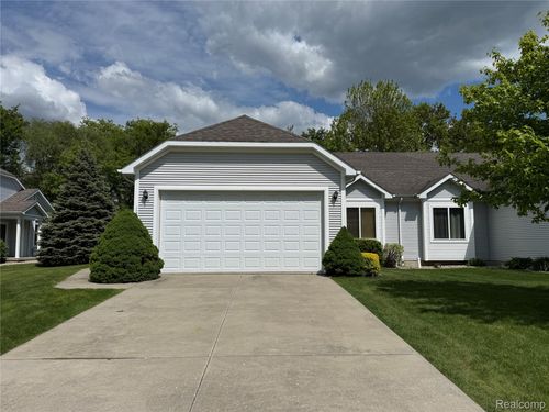 108 Aberdeen Dr, Flushing, MI, 48433-2660 | Card Image