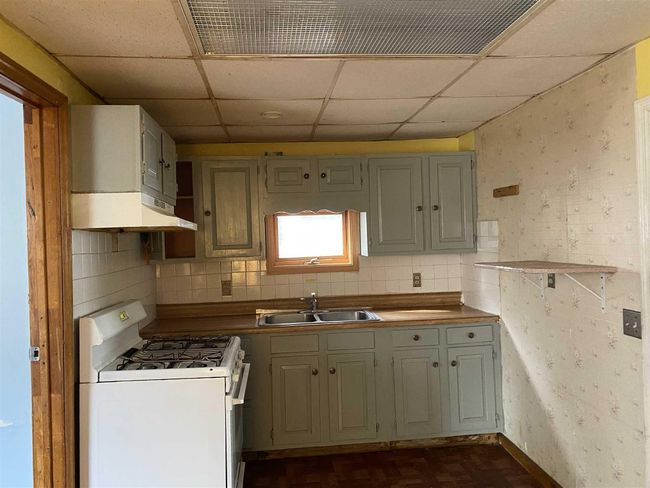 29 Gifford Ave, House other with 4 bedrooms, 2 bathrooms and null parking in Poughkeepsie NY | Image 4