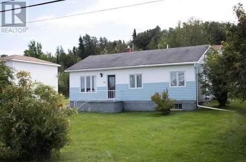 94 Main St N, Glovertown, NL, A0G2L0 | Card Image