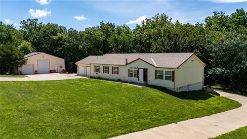 6375 Se Vollmer Dr, Lathrop, MO, 64465-8400 | Card Image