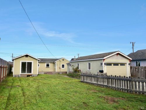 121 Livingston Street, Fort Bragg, CA, 95437 | Card Image