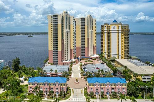 2106-2743 1st St, FORT MYERS, FL, 33916-1883 | Card Image