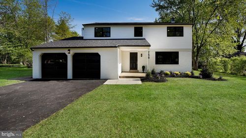 258 Hawthorne Cir, NORTH WALES, PA, 19454-1736 | Card Image