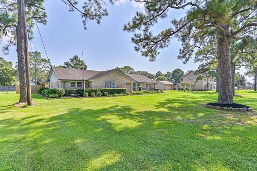 803 Greenbriar Ave, Friendswood, TX, 77546-5309 | Card Image