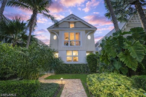 42 6th St S, Naples, FL, 34102-6108 | Card Image