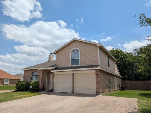 700 Flamingo Dr, Saginaw, TX, 76131-4892 | Card Image
