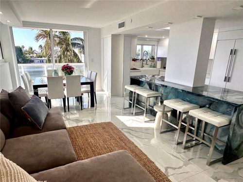 408-2457 Collins Ave, Miami Beach, FL, 33140-4767 | Card Image