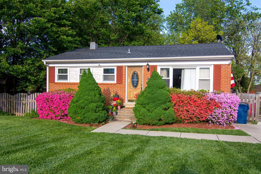 Mathews Dr, Woodbridge, VA 22191