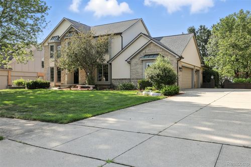 1597 Hamlet Dr, Troy, MI, 48084-5702 | Card Image
