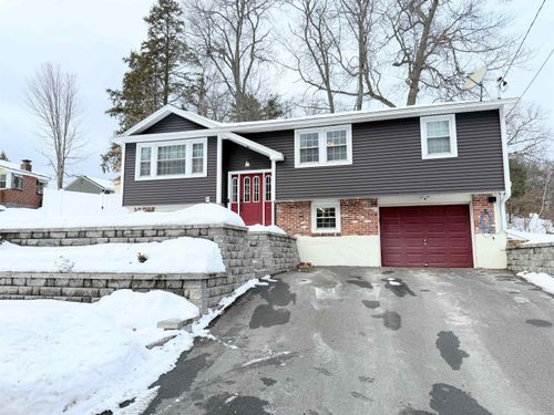 15 Dover St, Nashua, NH, 03063-2536 | Card Image