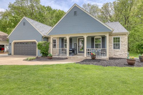 7324415 Ridgewood Rd, Sussex, WI, 53089-5401 | Card Image
