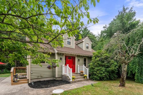 40 Clear Pond Rd, Lakeville, MA, 02347-1334 | Card Image