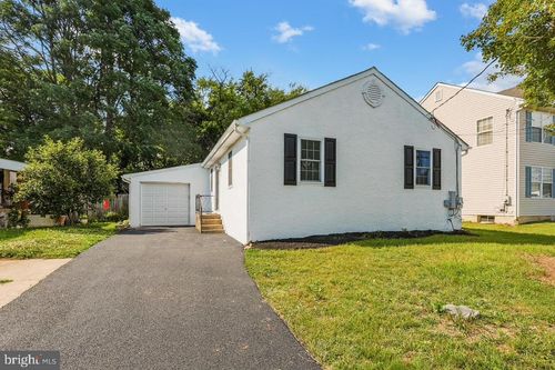 111 Meadowbrook Ave, WILMINGTON, DE, 19804-2827 | Card Image
