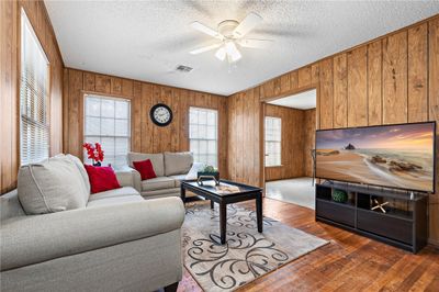 1508 Holly Vista Street, House other with 3 bedrooms, 2 bathrooms and 1 parking in Waco TX | Image 3