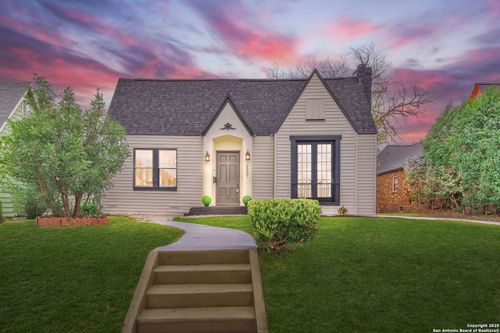 2007 W Magnolia Ave, San Antonio, TX, 78201-4955 | Card Image
