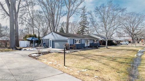 2619 Penna Dr, West Bloomfield, MI, 48324-1757 | Card Image