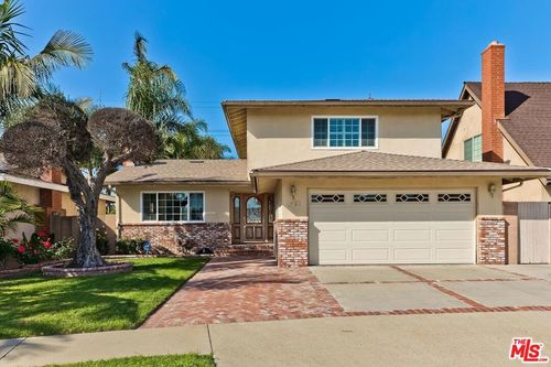 1657 E 218th St, Carson, CA, 90745-2511 | Card Image