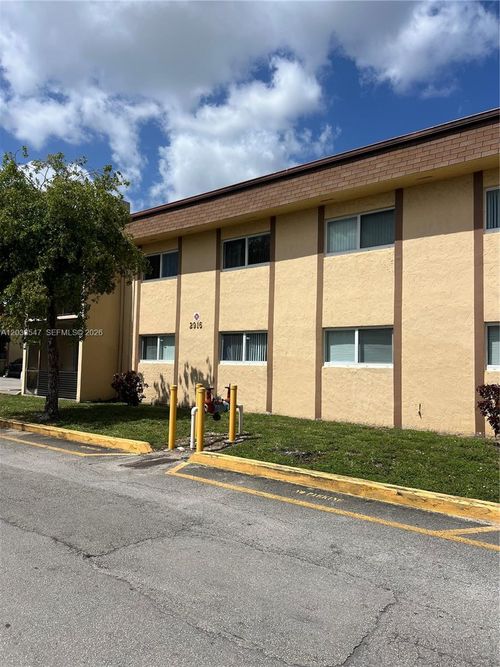 2a-2916 Nw 55th Ave, Lauderhill, FL, 33313-1433 | Card Image