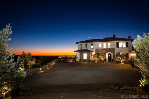 1210 Clos Duval, Bonsall, CA, 92003 | Card Image