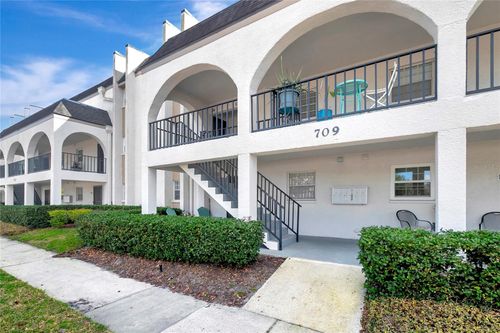 c221-709 Russell Ln, Brandon, FL, 33510-4232 | Card Image