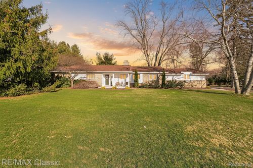 4731 Pickering Rd, Bloomfield Hills, MI, 48301-3576 | Card Image