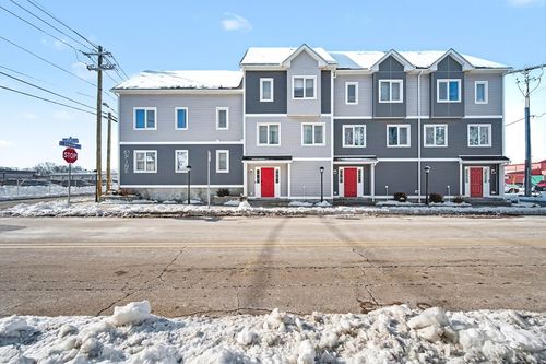 9-61 Pine St, Attleboro, MA, 02703-3980 | Card Image