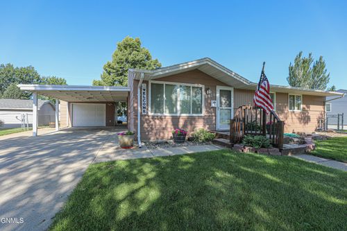 2024 Dakota Dr, Bismarck, ND, 58501-1723 | Card Image