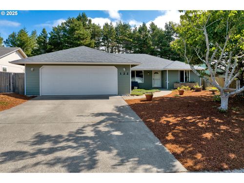 122 Park Village Loop, Florence, OR, 97439-9591 | Card Image