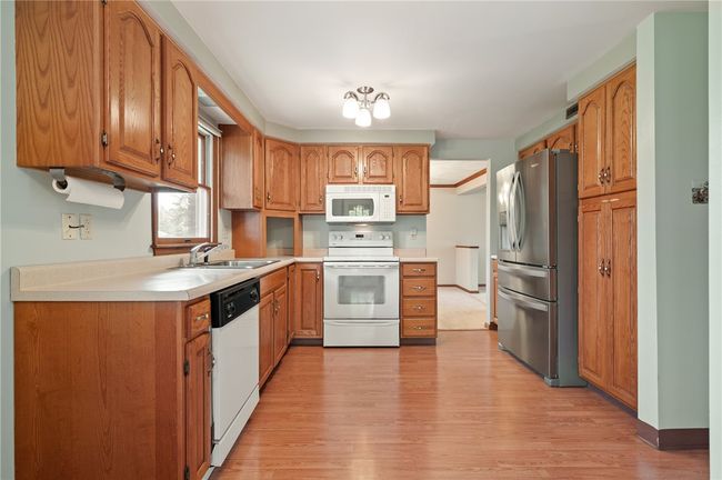 201 Cameron Dr, House other with 3 bedrooms, 3 bathrooms and 2 parking in Irwin PA | Image 9