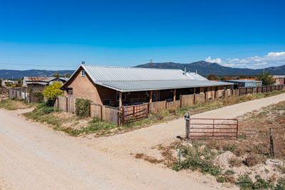 32 Upper Llano, House other with 2 bedrooms, 2 bathrooms and 5 parking in Llano NM | Image 1