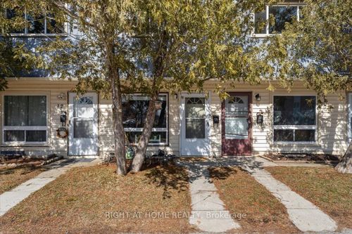 11-8646 Willoughby Dr, Niagara Falls, ON, L2G6X7 | Card Image