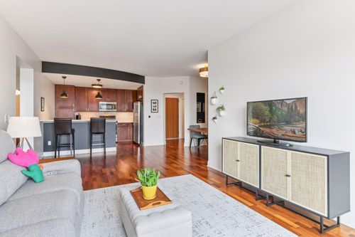 unit-1101-100 3rd Ave S, Minneapolis, MN, 55401-2707 | Card Image