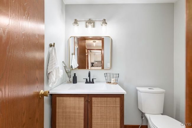 1/2 Bathroom Main Level. | Image 23
