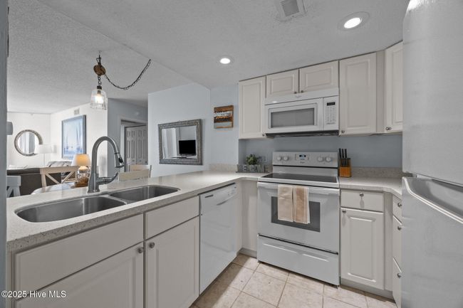 UNIT-3302 - 2000 New River Inlet Rd, Condo with 2 bedrooms, 2 bathrooms and null parking in N Topsail Beach NC | Image 10