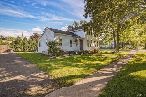 200 Tamarack St, Liverpool, NY, 13088-5122 | Card Image